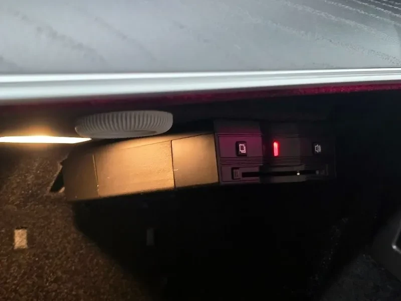 Mercedes-Benz E 200 AVANTGARDE ���������| �����| �������| ������� | Mobile.bg � ����������� 14