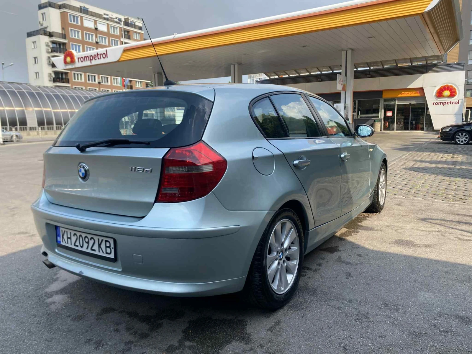 BMW 118 2.0D - изображение 7