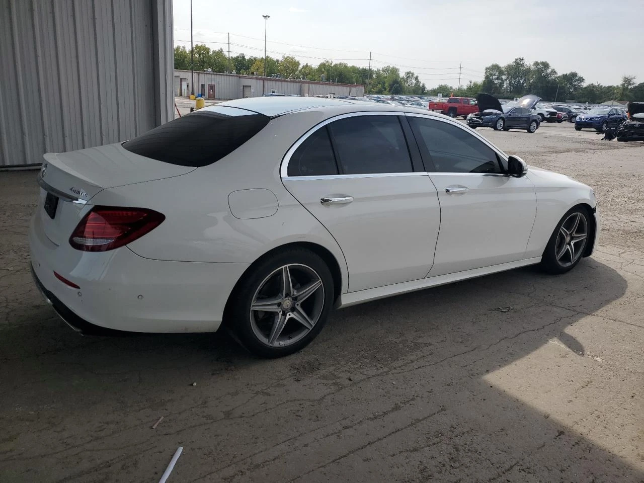 Mercedes-Benz E 300 4MATIC - изображение 6