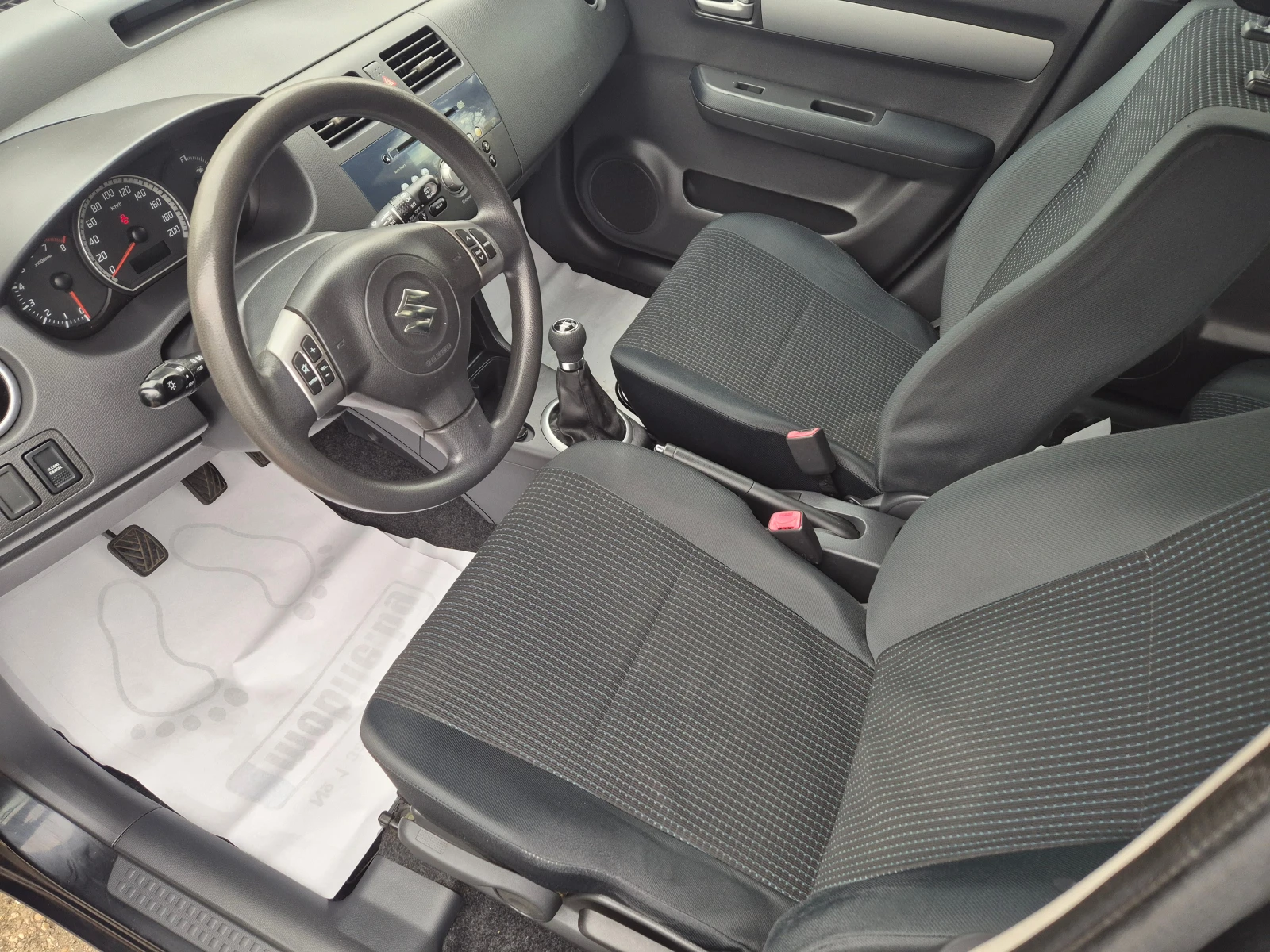 Suzuki Swift 1.3 бензин 90кс. - изображение 9