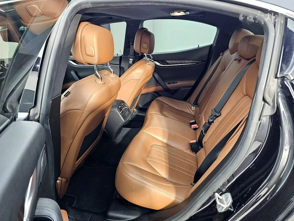 Maserati Ghibli 3.0 дизел гарантиран произход и качество - изображение 9