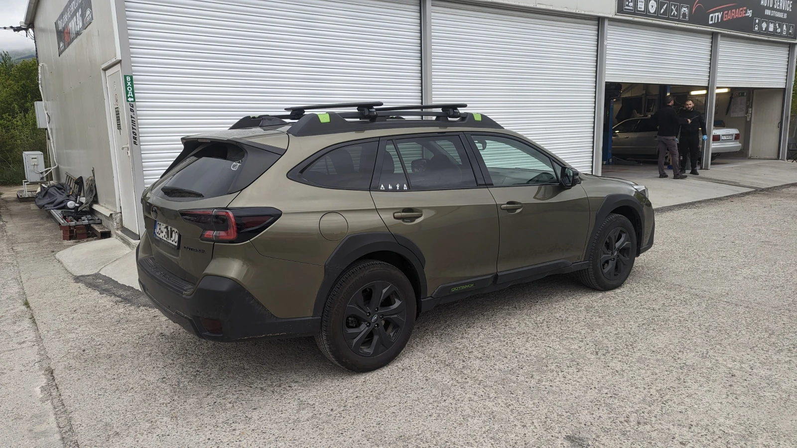 Subaru Outback 2.5i, снимка 2 - Автомобили и джипове - 54281325