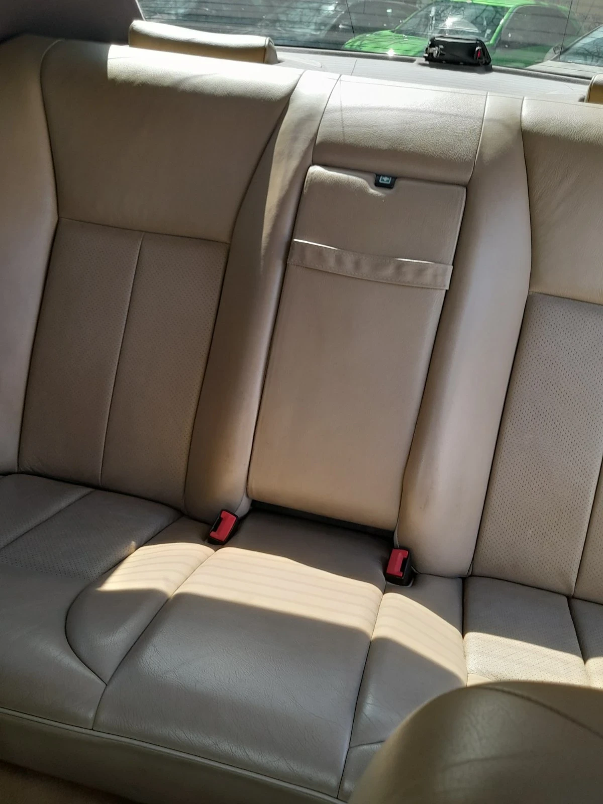 Mercedes-Benz E 200, снимка 7 - Автомобили и джипове - 54415936
