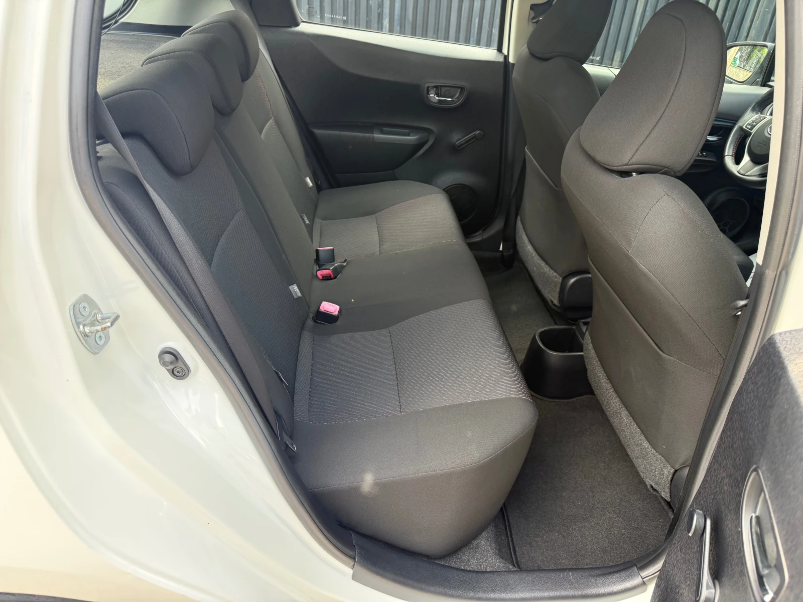 Toyota Yaris AVTOMAT 1.4D4D, снимка 9 - Автомобили и джипове - 54768349