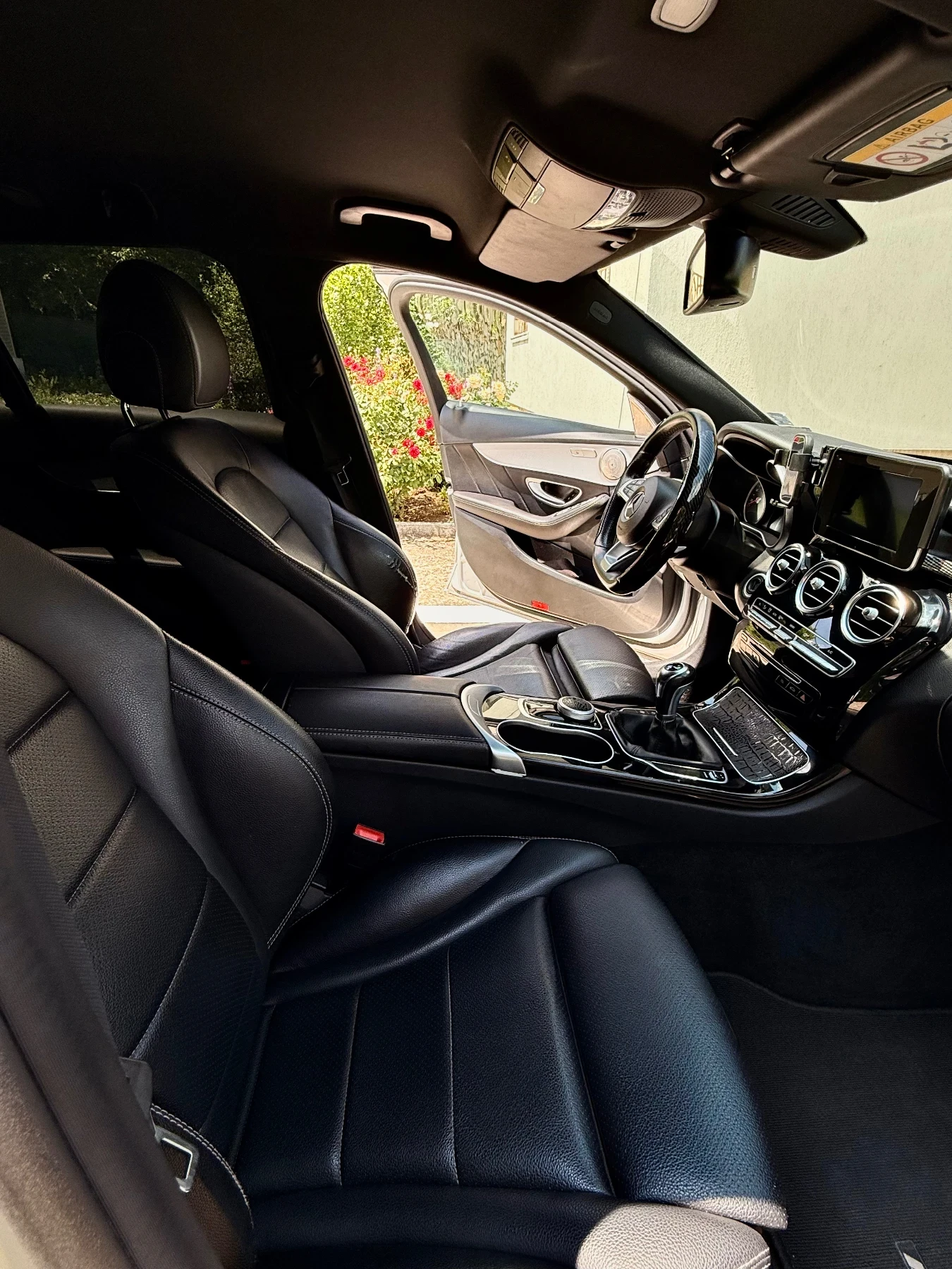 Mercedes-Benz C 180 AMG / 360 Камера / Обслужена / Регистрирана, снимка 11 - Автомобили и джипове - 54791020