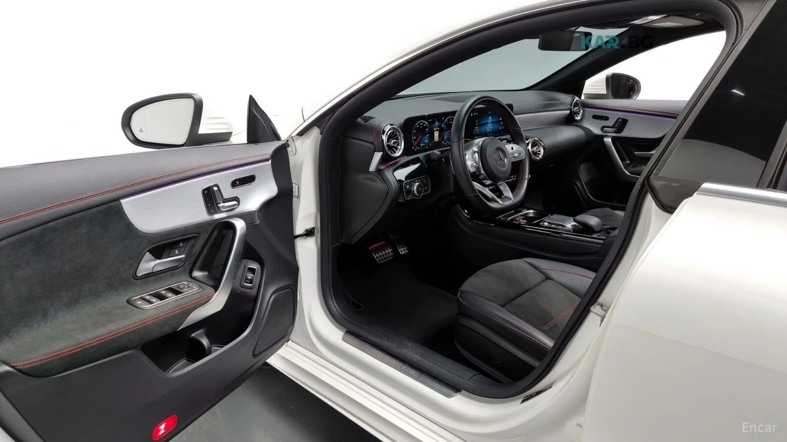 Mercedes-Benz CLA 250 4MATIC* ПОДГРЕВ* AMBIENT* SUNROOF* LANE* ASSIST* К, снимка 8 - Автомобили и джипове - 54835466