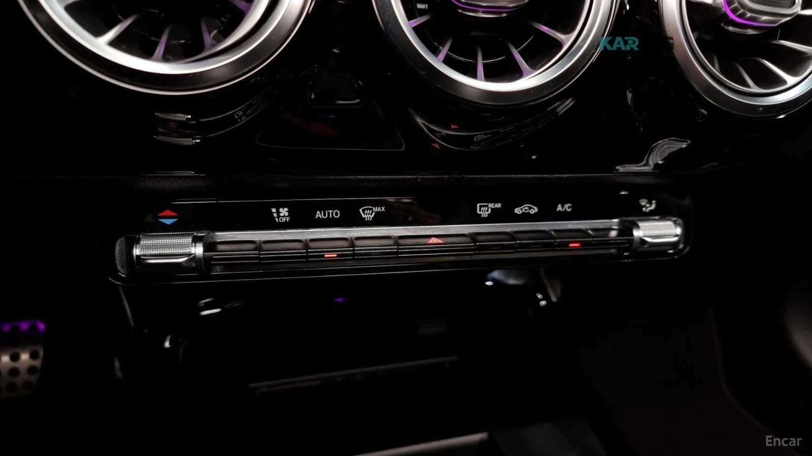 Mercedes-Benz CLA 250 4MATIC* ПОДГРЕВ* AMBIENT* SUNROOF* LANE* ASSIST* К, снимка 13 - Автомобили и джипове - 54835466