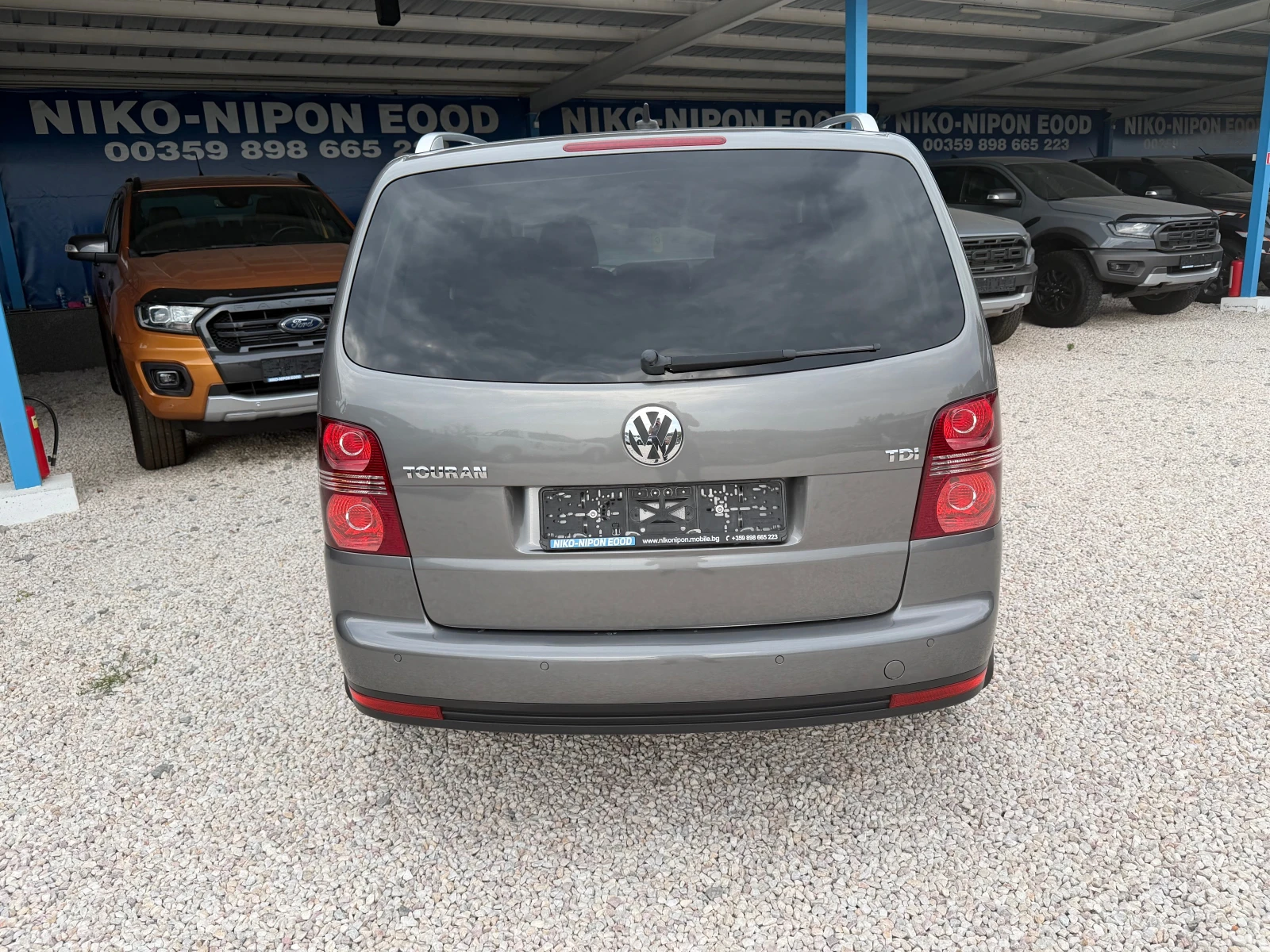 VW Touran 1.9/Автомат, снимка 6 - Автомобили и джипове - 55337166