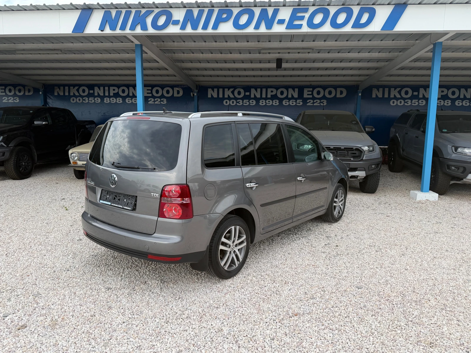 VW Touran 1.9/Автомат, снимка 5 - Автомобили и джипове - 55337166