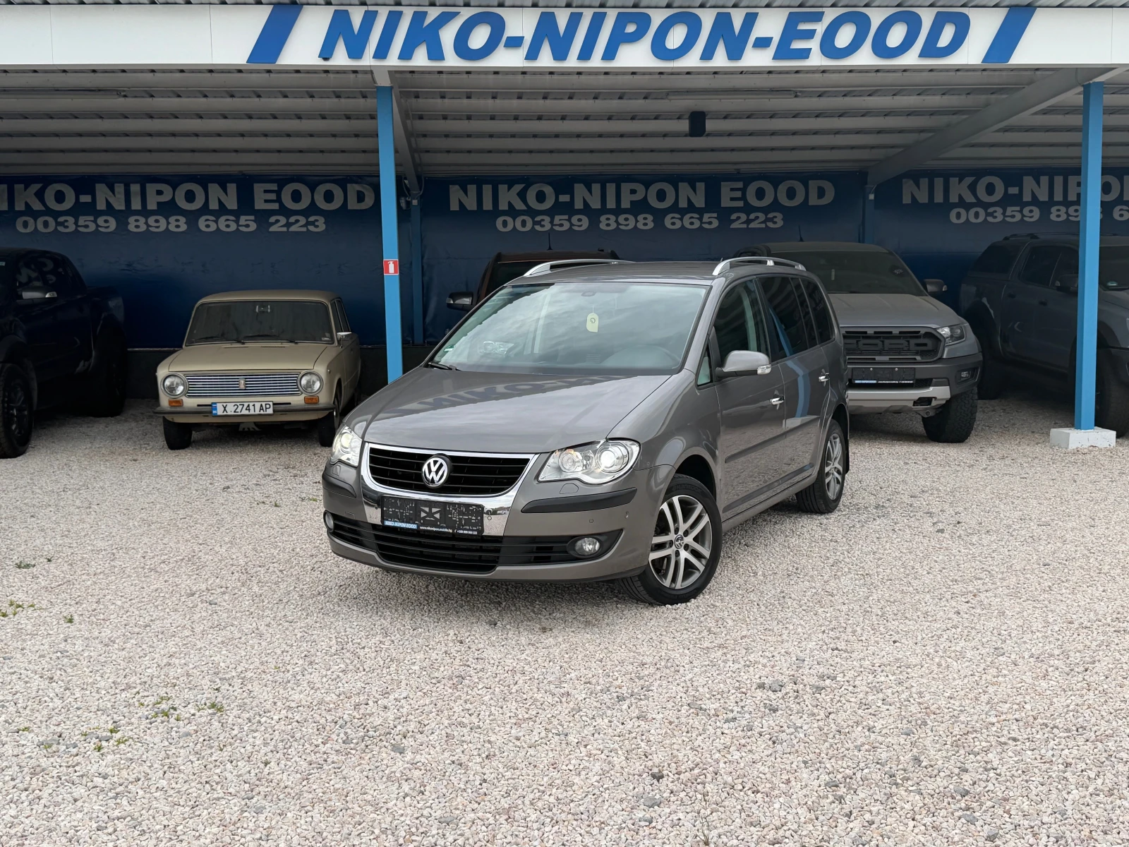 VW Touran 1.9/Автомат, снимка 3 - Автомобили и джипове - 55337166