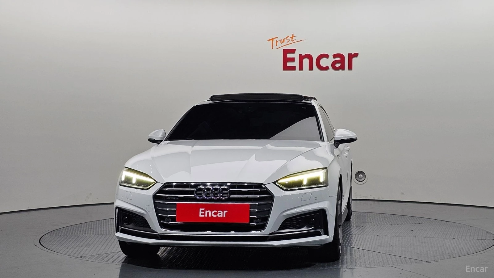 Audi A5 * Quattro* ПАНО* KEYLESS* Camera* ПОДГРЕВ* , снимка 3 - Автомобили и джипове - 55585783