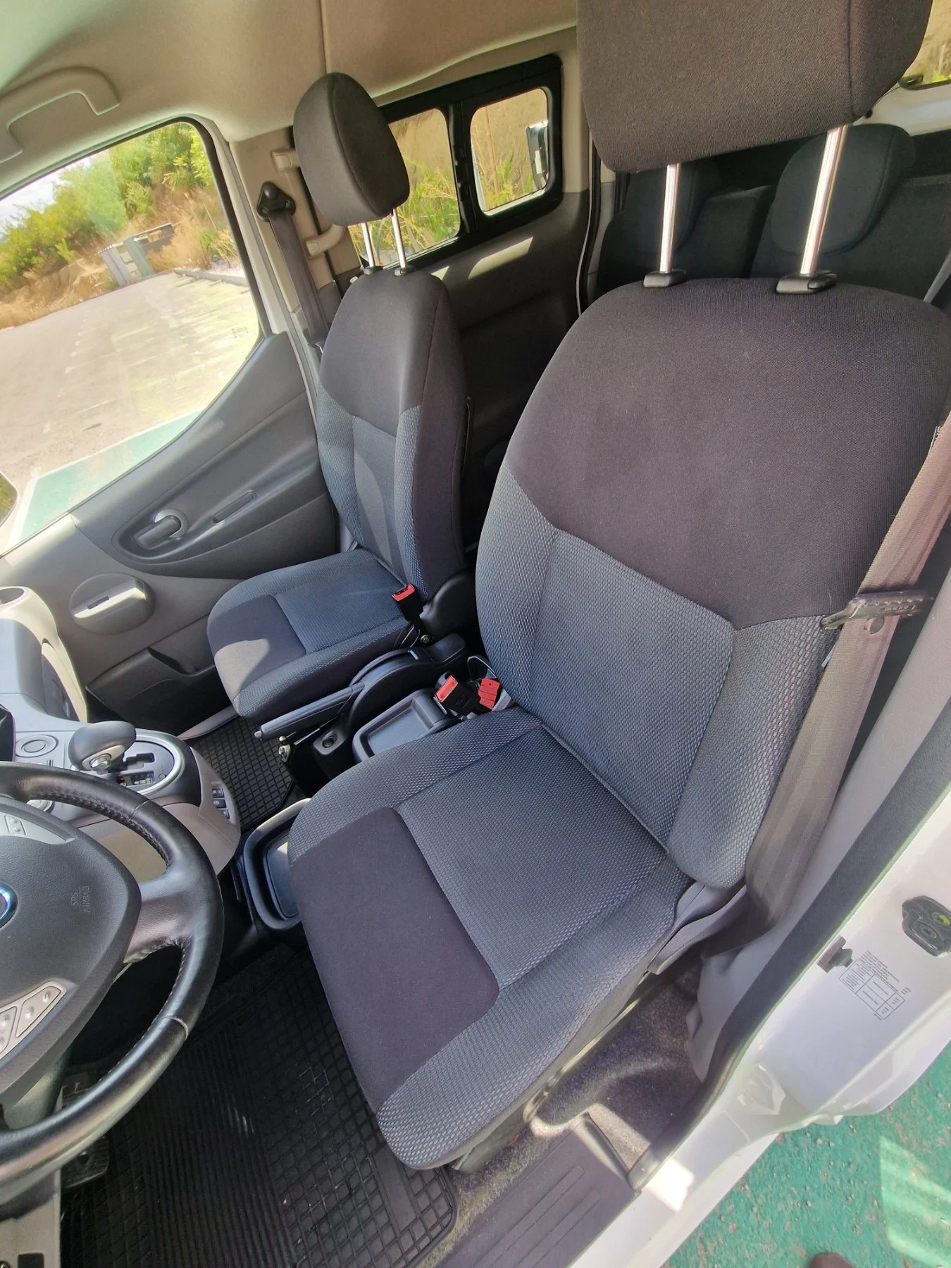 Nissan e-NV200 6+ 1 , ЕЛЕКТРИЧЕСКИ, снимка 10 - Автомобили и джипове - 56130785