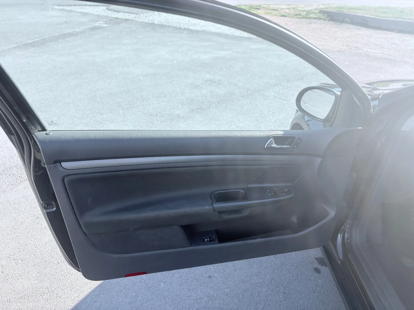 VW Golf V, снимка 6 - Автомобили и джипове - 56369558