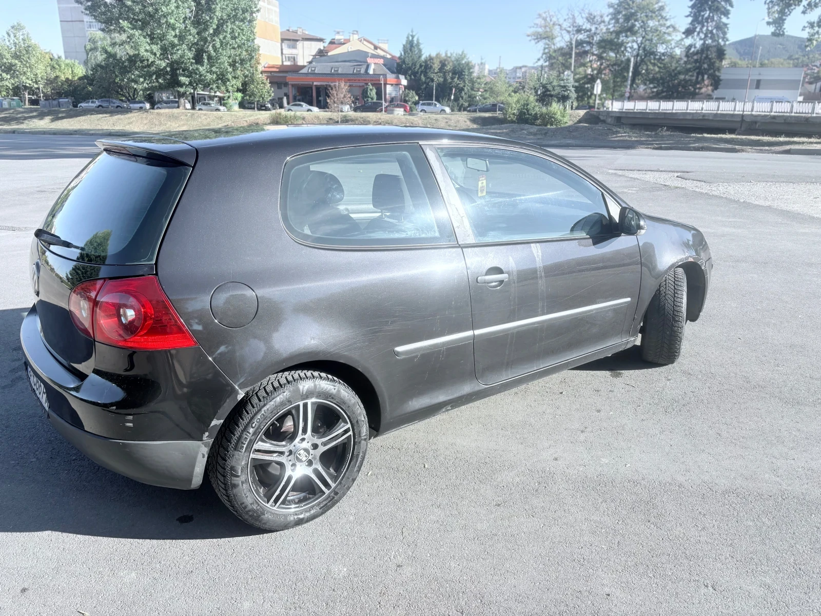VW Golf V, снимка 4 - Автомобили и джипове - 56369558
