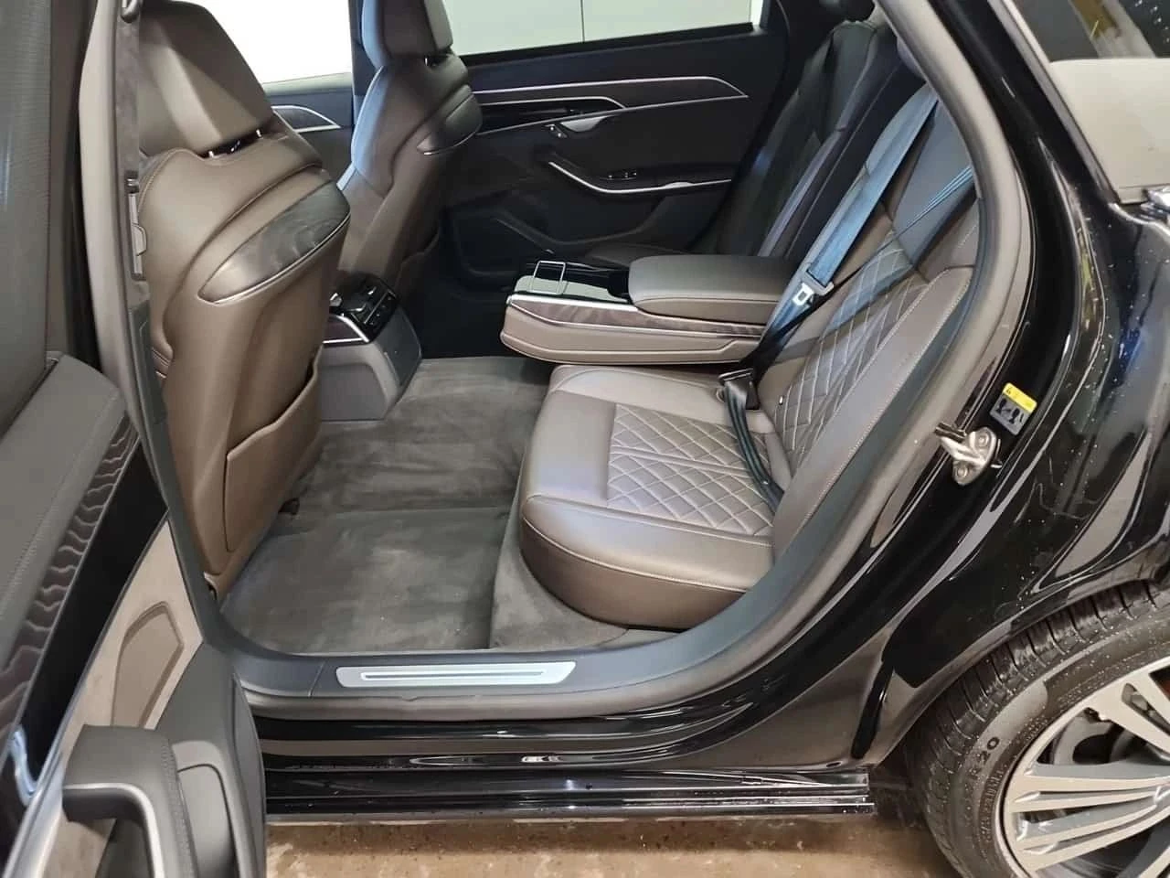 Audi A8, снимка 9 - Автомобили и джипове - 56706301