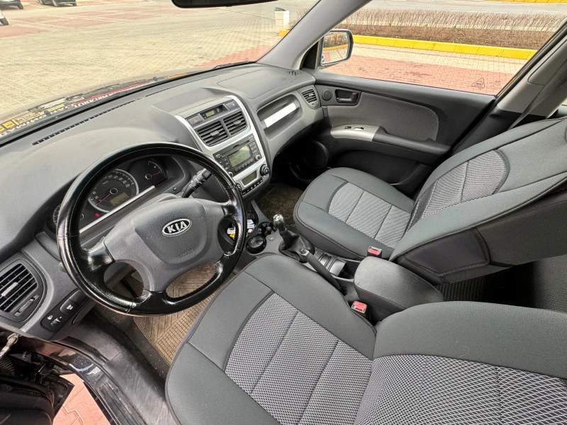 Kia Sportage 1.8 i/lpg, снимка 8 - Автомобили и джипове - 48337442