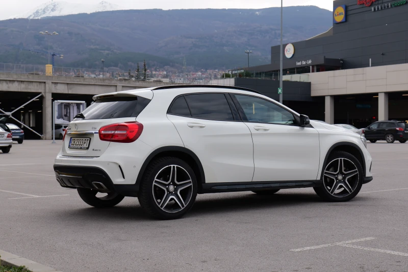 Mercedes-Benz GLA 220 4Matic, снимка 5 - Автомобили и джипове - 48340304