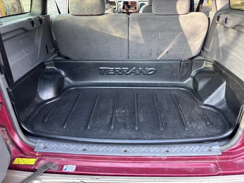 Nissan Terrano, снимка 11 - Автомобили и джипове - 52485420