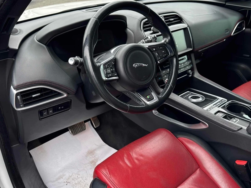 Jaguar F-PACE 35t R-Sport С РЕГИСТРАЦИЯ & АВТО КРЕДИТ , снимка 8 - Автомобили и джипове - 53353336