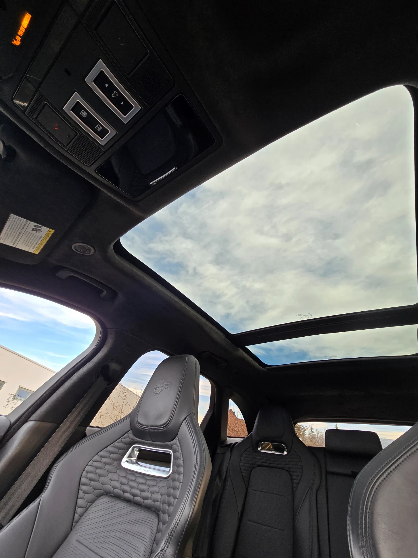 Jaguar F-PACE SVR P550, снимка 9 - Автомобили и джипове - 53926440