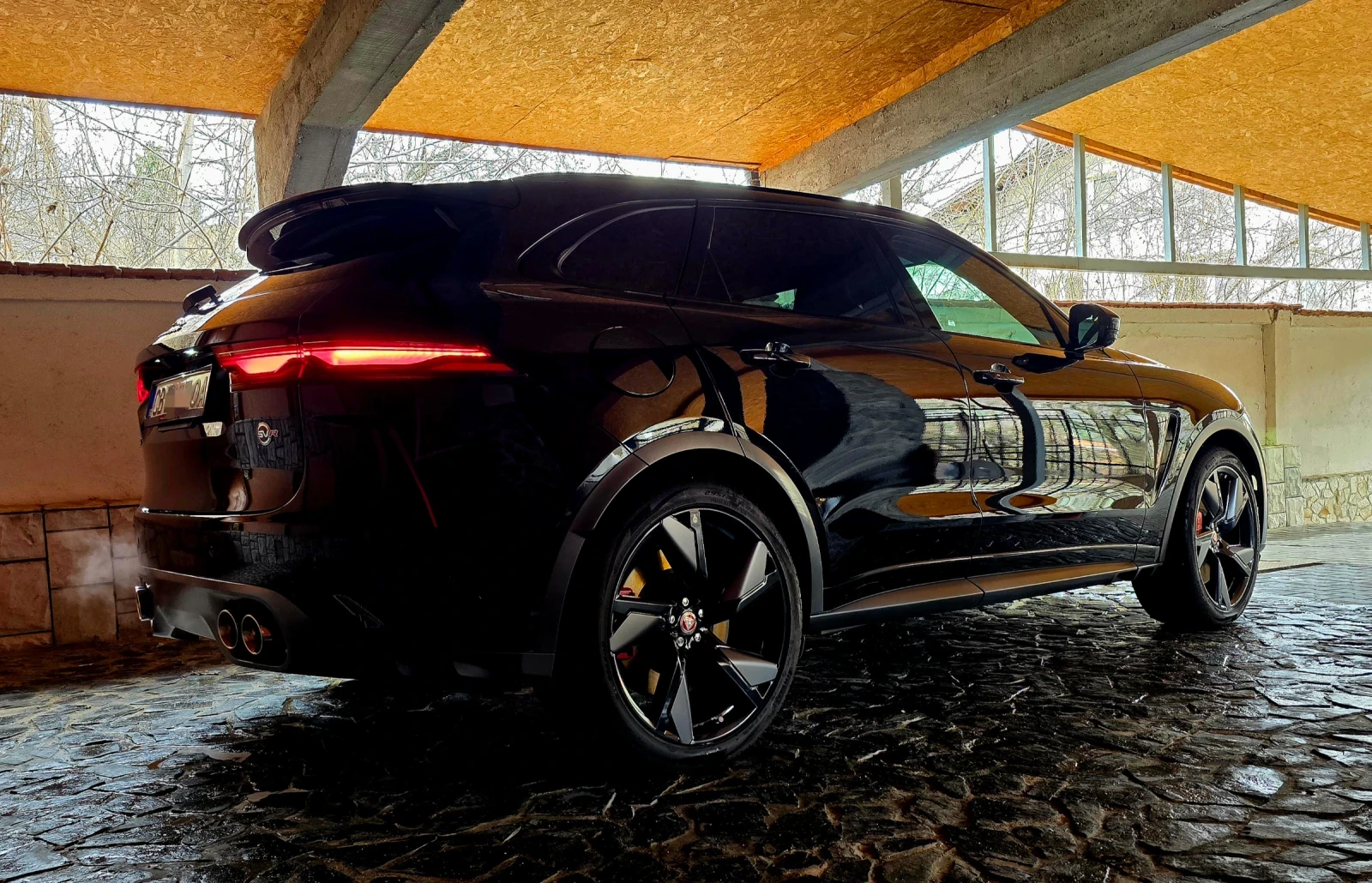 Jaguar F-PACE SVR P550, снимка 3 - Автомобили и джипове - 53926440