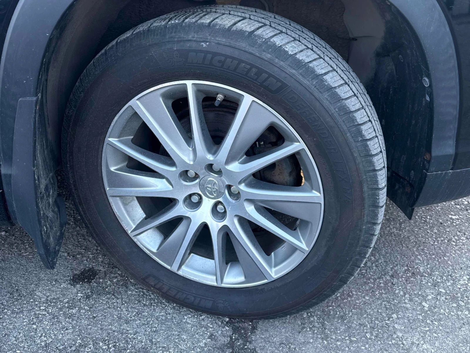 Toyota Highlander Keyless/Черна Кожа/Подгрев/Става на Газ/7 Места, снимка 11 - Автомобили и джипове - 54005253