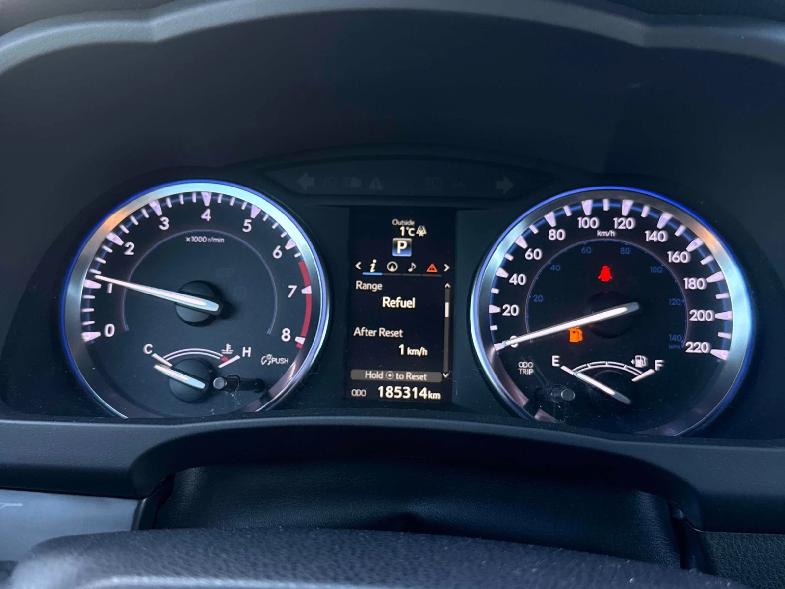 Toyota Highlander Keyless/Черна Кожа/Подгрев/Става на Газ/7 Места, снимка 7 - Автомобили и джипове - 54005253