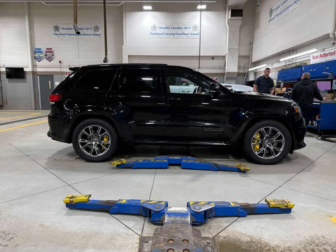 Jeep Grand cherokee  Trackhawk /Distronic/Harman Kardon , снимка 3 - Автомобили и джипове - 54145067