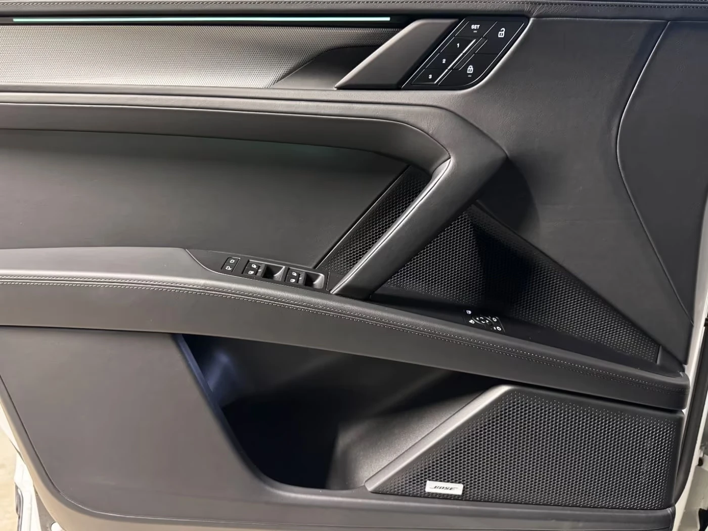 Porsche Cayenne ELECTRIC * NEW 2026* BOSE PANORAMA 360-CAM, снимка 14 - Автомобили и джипове - 54704555