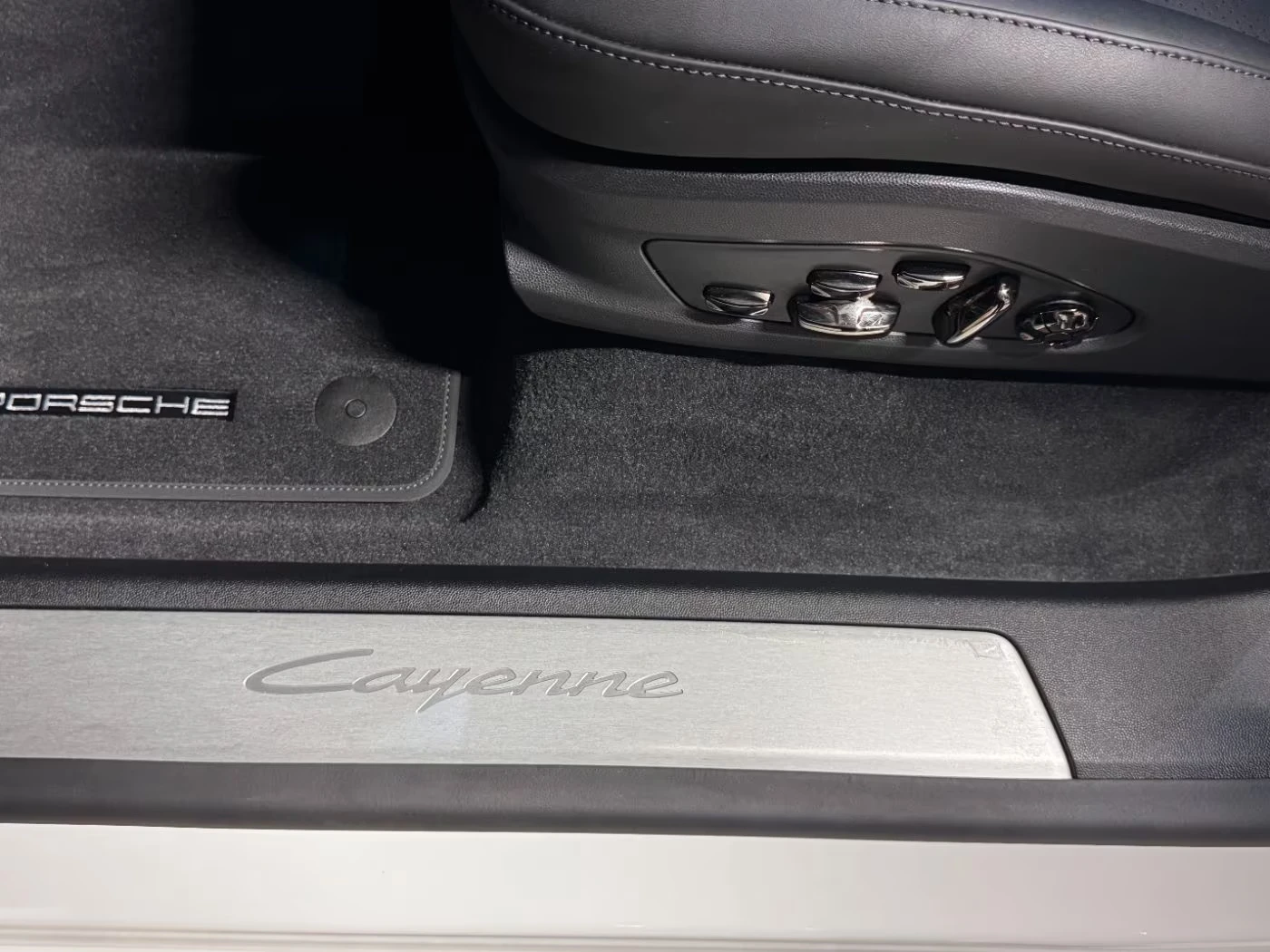 Porsche Cayenne ELECTRIC * NEW 2026* BOSE PANORAMA 360-CAM, снимка 12 - Автомобили и джипове - 54704555