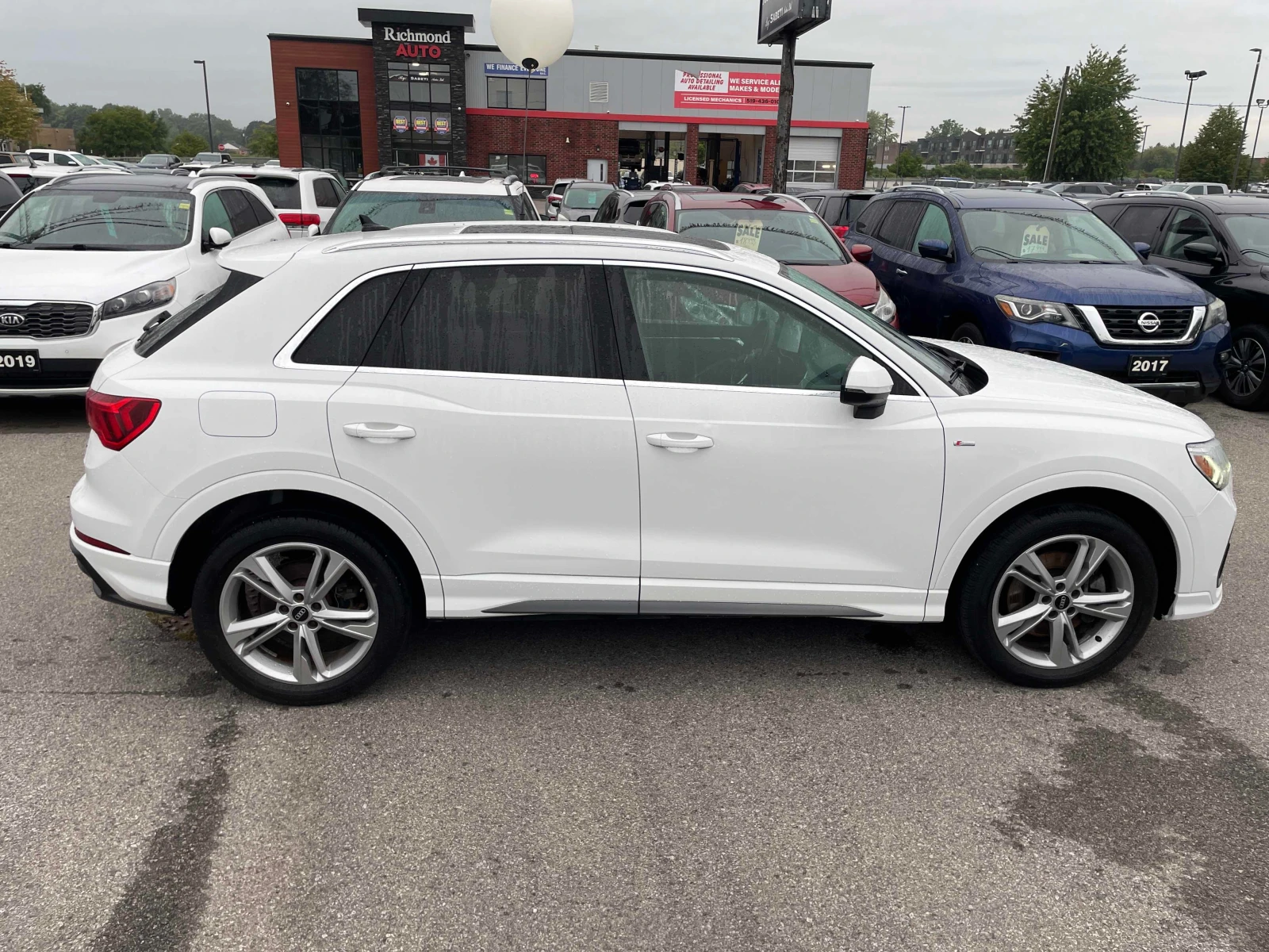 Audi Q3 * CARFAX * ПАНОРАМА * ОПЦИЯ ЗА ФИНАНСИРАНЕ, снимка 3 - Автомобили и джипове - 56025572