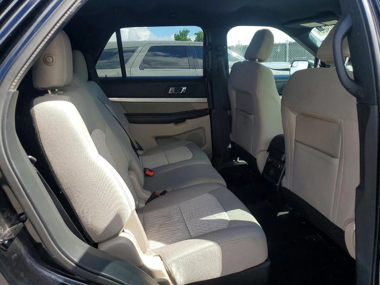 Ford Explorer 2.3l, снимка 11 - Автомобили и джипове - 56025646