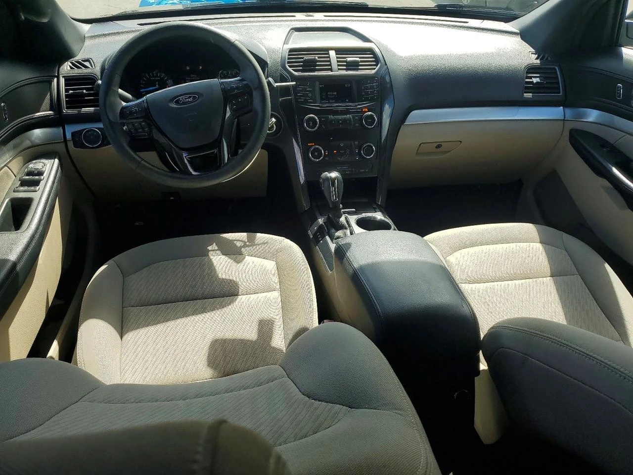 Ford Explorer 2.3l, снимка 8 - Автомобили и джипове - 56025646