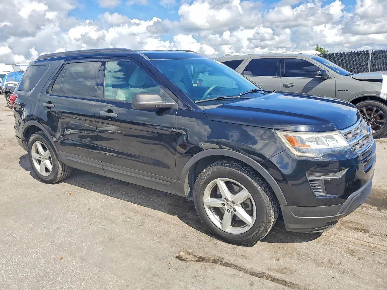 Ford Explorer 2.3l, снимка 4 - Автомобили и джипове - 56025646