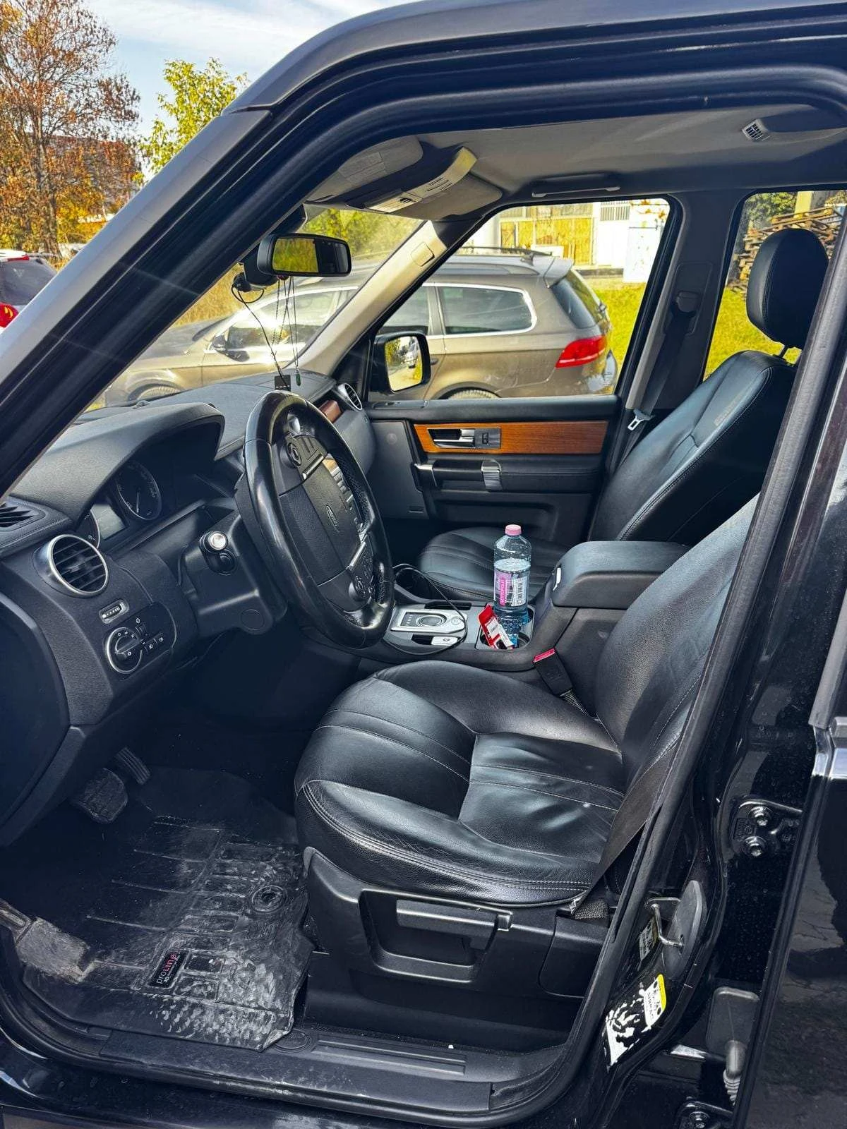Land Rover Discovery SDV6, снимка 4 - Автомобили и джипове - 56116388
