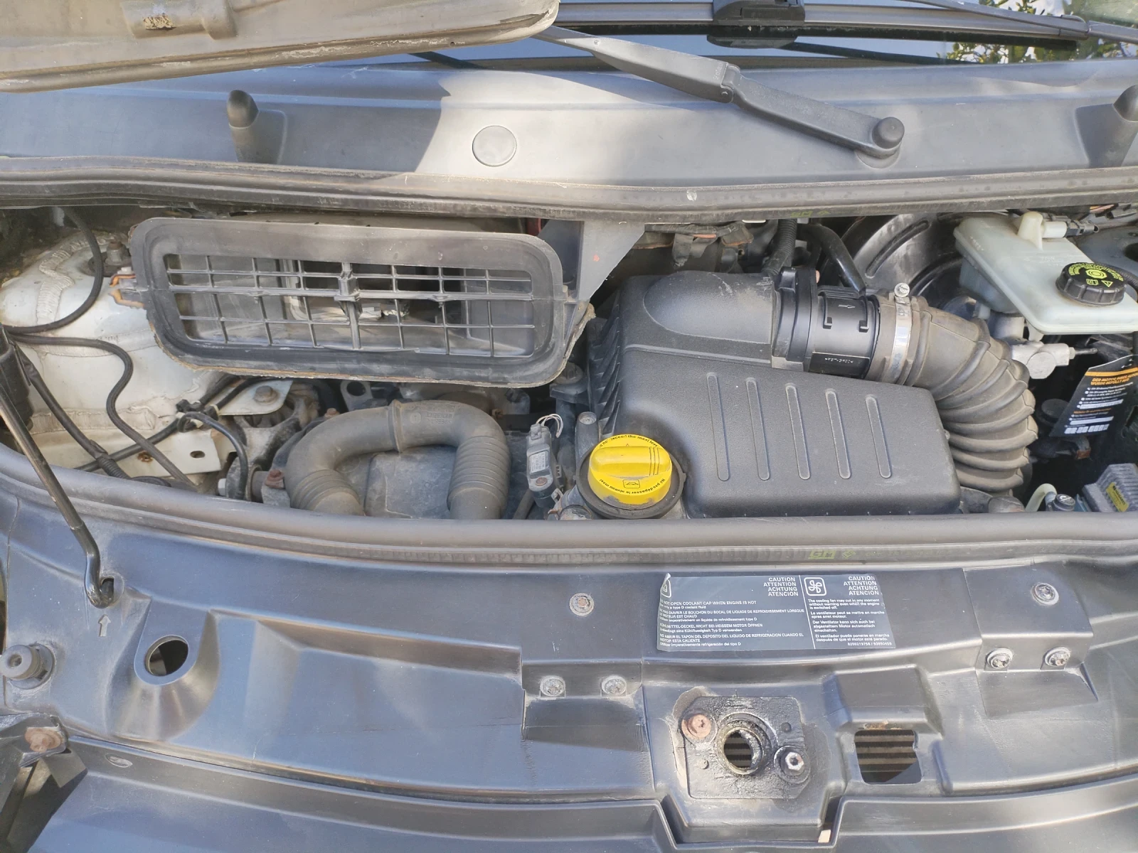 Opel Vivaro 2.0 CDTI 90Hp 6скорости Face TOP , снимка 16 - Бусове и автобуси - 54704481