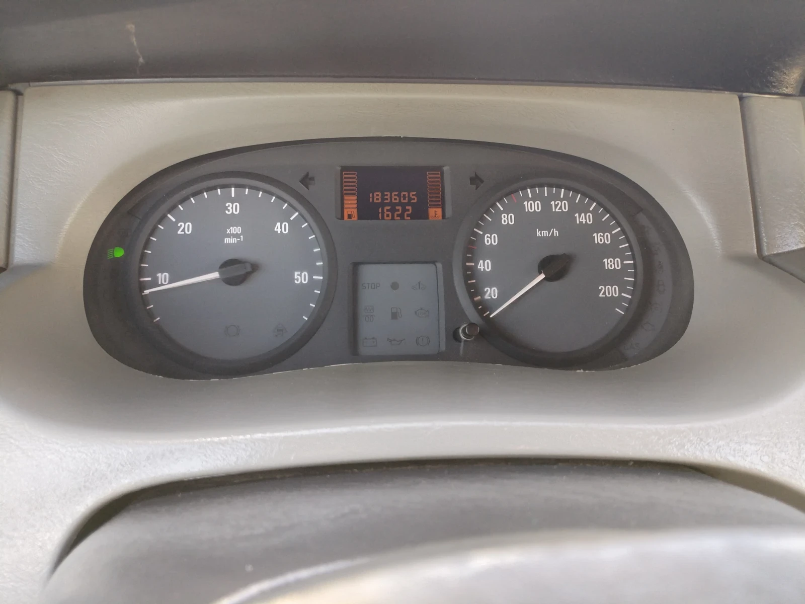 Opel Vivaro 2.0 CDTI 90Hp 6скорости Face TOP , снимка 17 - Бусове и автобуси - 54704481