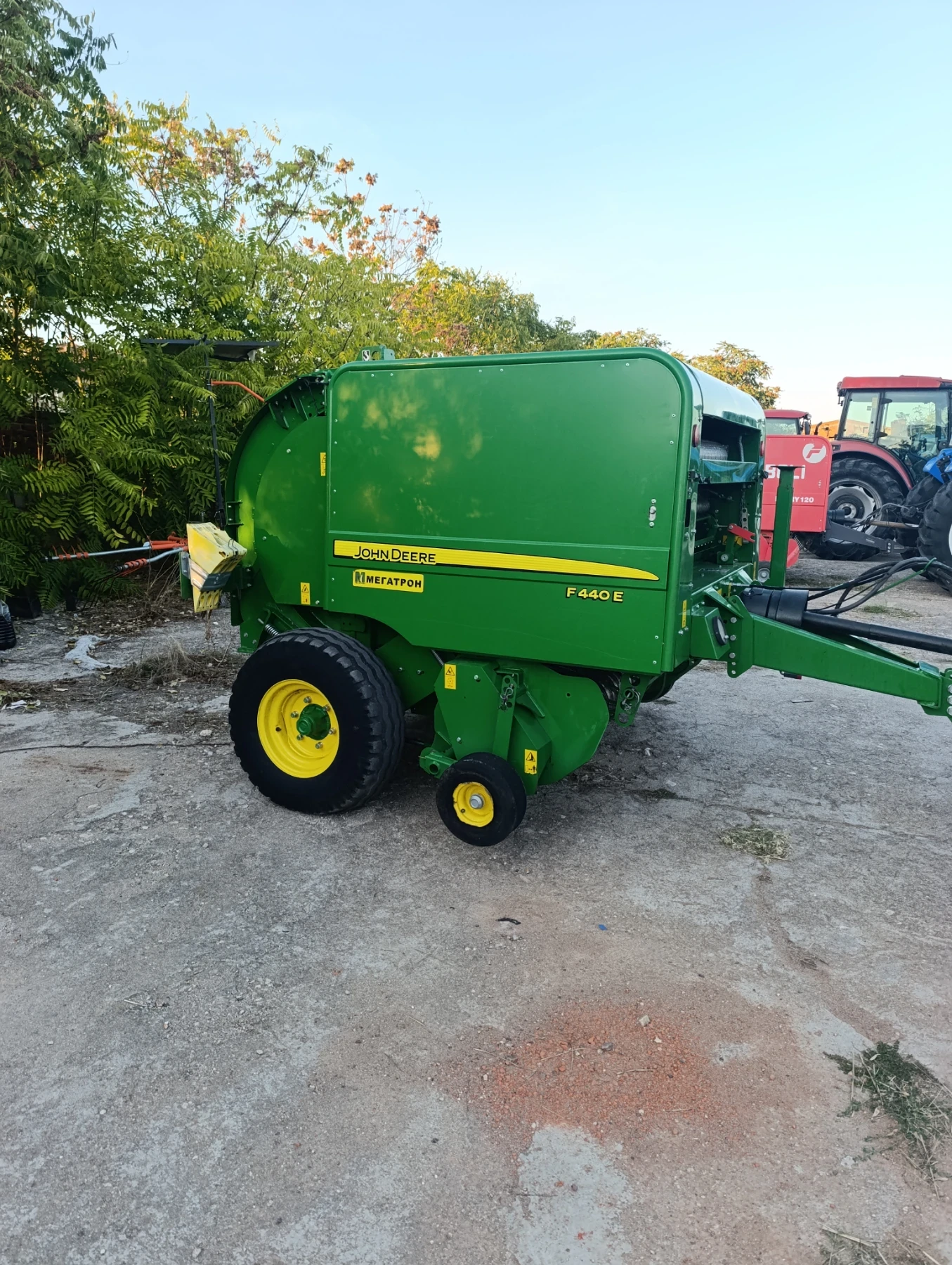 Балировачка John Deere F440E Мрежа