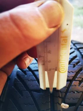 Гуми Зимни 235/50R18, снимка 2