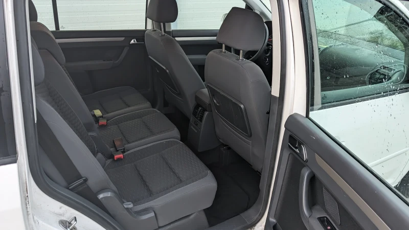 VW Touran 2.0 - 115к.с Метан, снимка 11 - Автомобили и джипове - 46877035