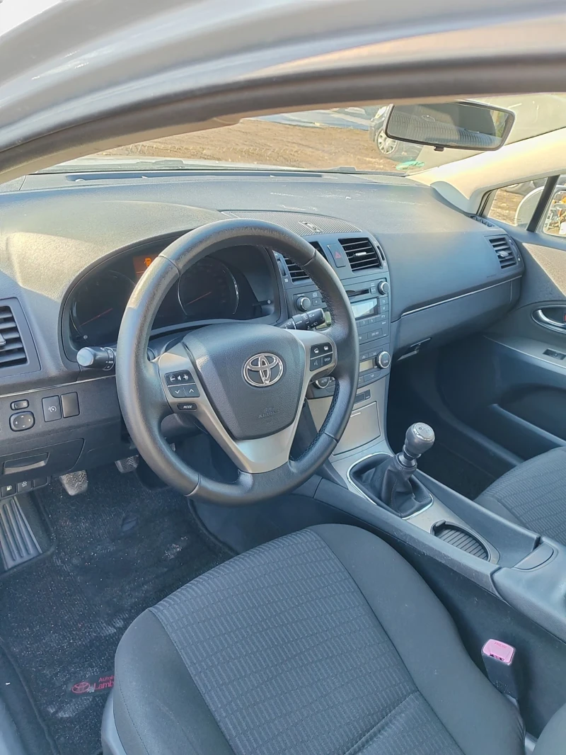 Toyota Avensis 1.8, 147к.с., снимка 10 - Автомобили и джипове - 48333037