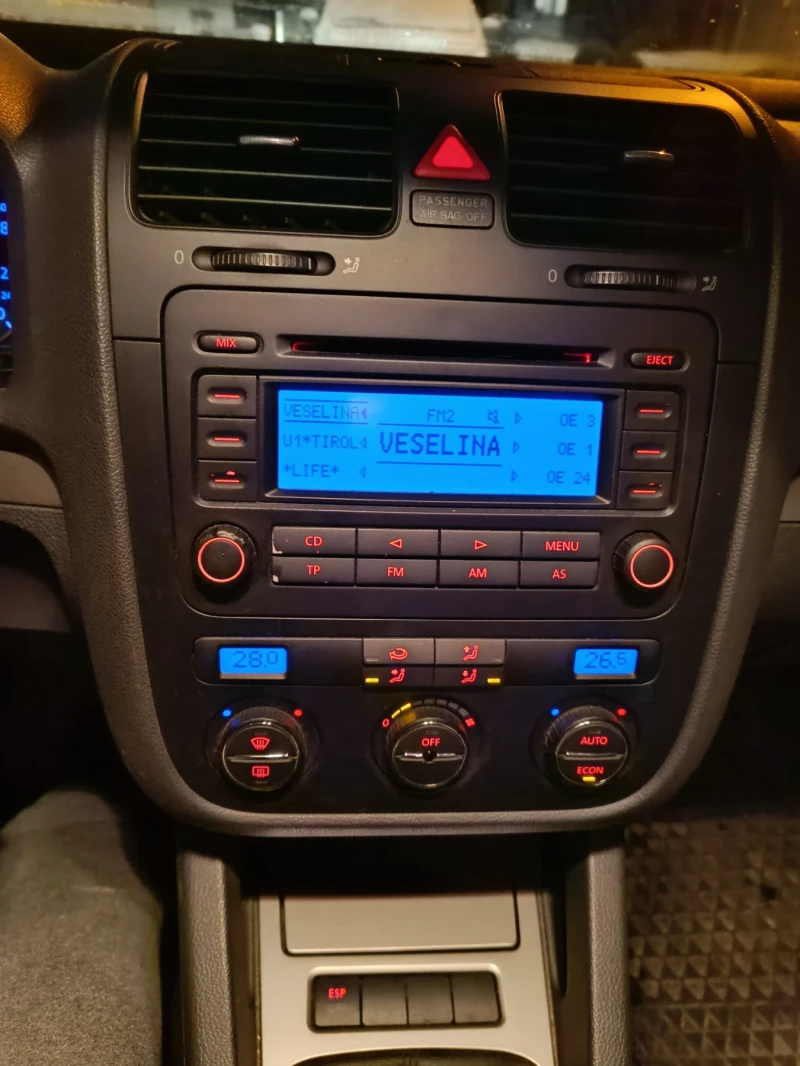 VW Golf 1.9 TDI 105k.c., снимка 13 - Автомобили и джипове - 48477782