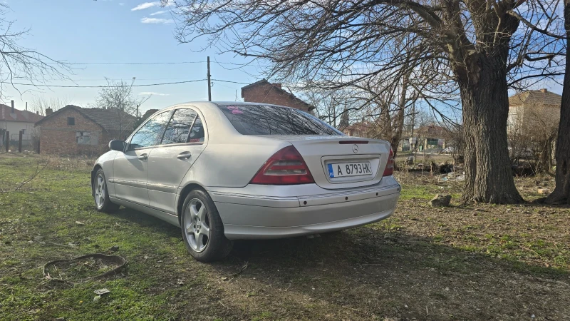 Mercedes-Benz C 220, снимка 3 - Автомобили и джипове - 48631713