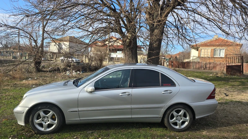 Mercedes-Benz C 220, снимка 2 - Автомобили и джипове - 48631713