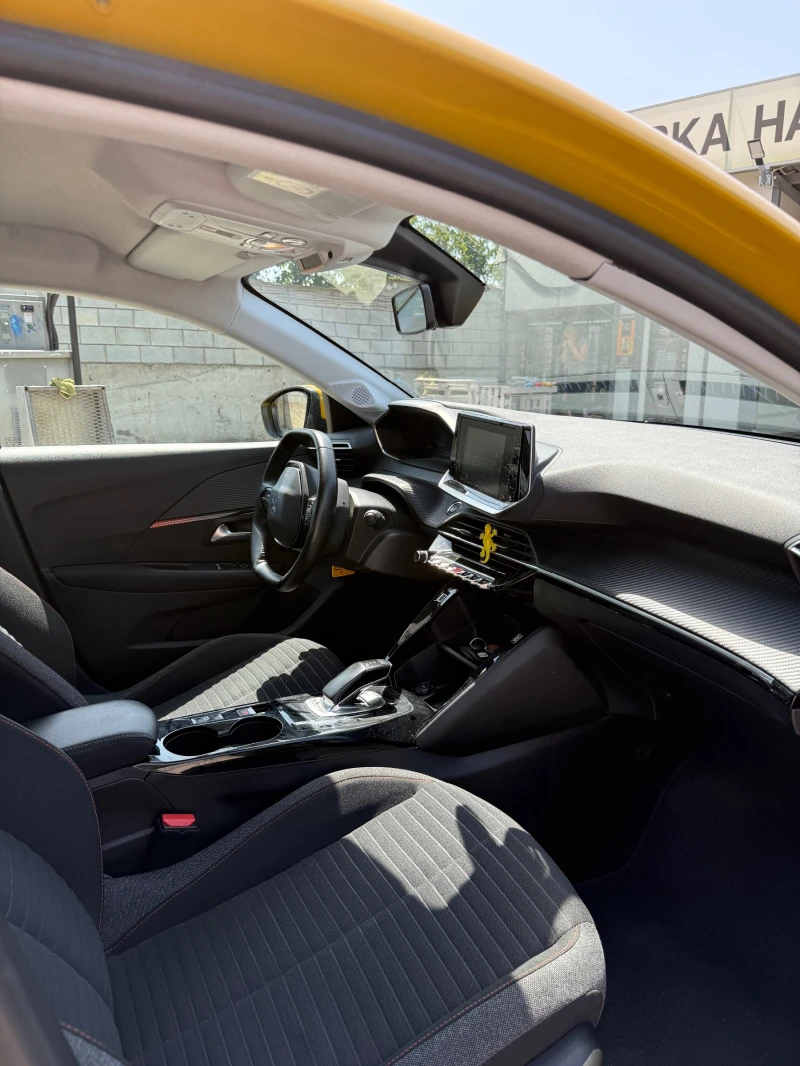 Peugeot 208, снимка 2 - Автомобили и джипове - 52631101