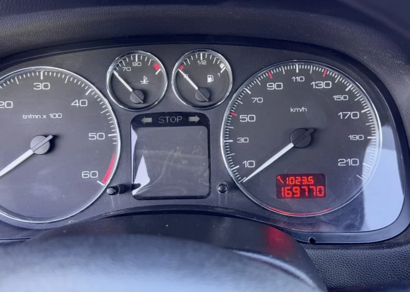 Peugeot 307 1.6 HDI, снимка 8 - Автомобили и джипове - 52122334