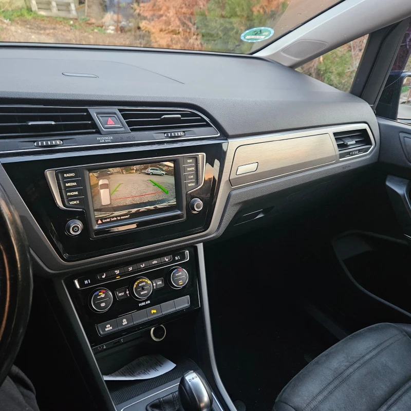 VW Touran 2.0 TDI , снимка 5 - Автомобили и джипове - 52530320