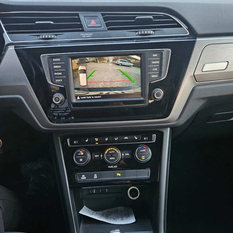 VW Touran 2.0 TDI , снимка 6 - Автомобили и джипове - 52530320