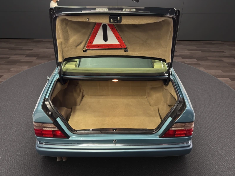 Mercedes-Benz 320 CE, снимка 15 - Автомобили и джипове - 52816822