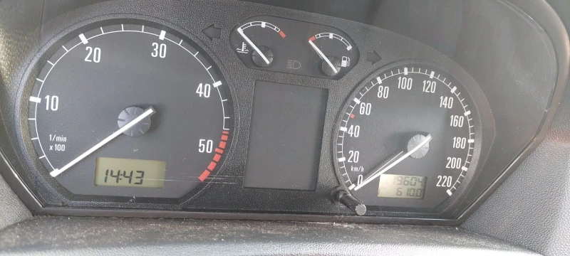 Skoda Fabia, снимка 11 - Автомобили и джипове - 53122401